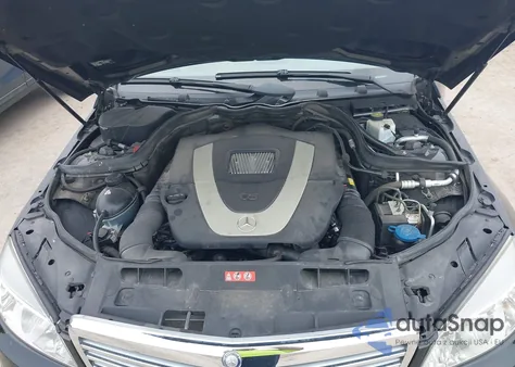 2009 Mercedes-Benz C 300 Luxury 4Matic/Sport 4Matic z USA, uszkodzony, nr VIN WDDGF81X39F271089